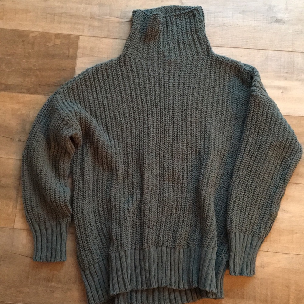 Aerie can small mock neck sweater. Super soft